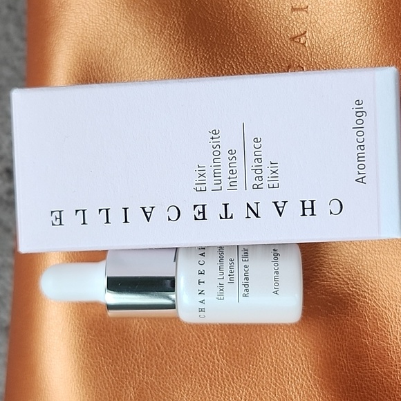 Chantecaille Samples - Picture 3 of 6